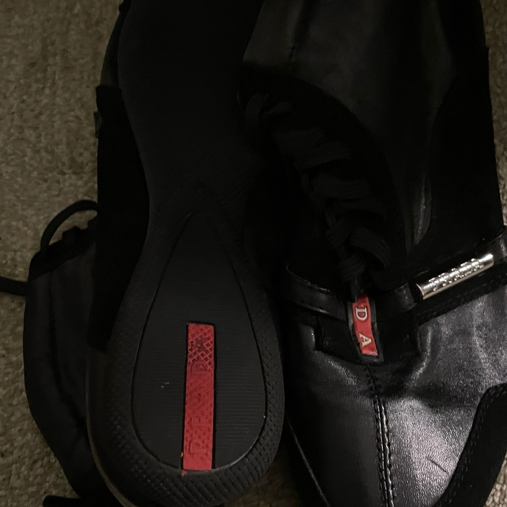 Prada - Picture 4 of 5